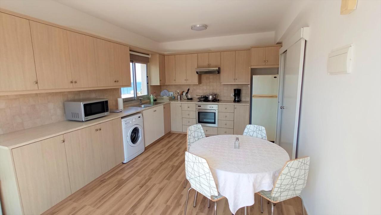 5 Min To The Beach Holiday Shared Apartment Incl Netflix - Private Room In 3 Bdr Apt 拉纳卡 外观 照片