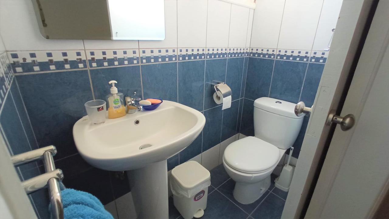 5 Min To The Beach Holiday Shared Apartment Incl Netflix - Private Room In 3 Bdr Apt 拉纳卡 外观 照片